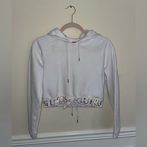 White cropped sweatshirt. Size: S   Brand:Guess